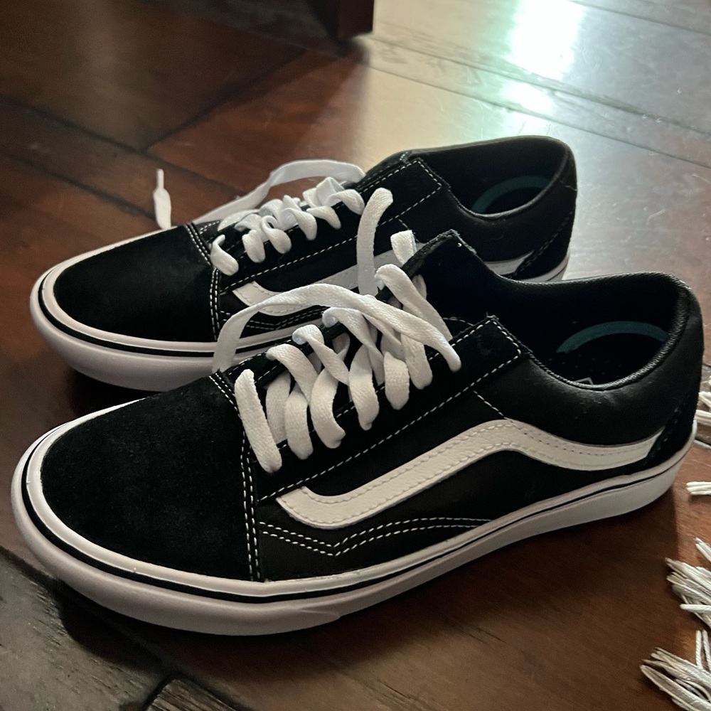 Black and white old skool vans, comfy cush